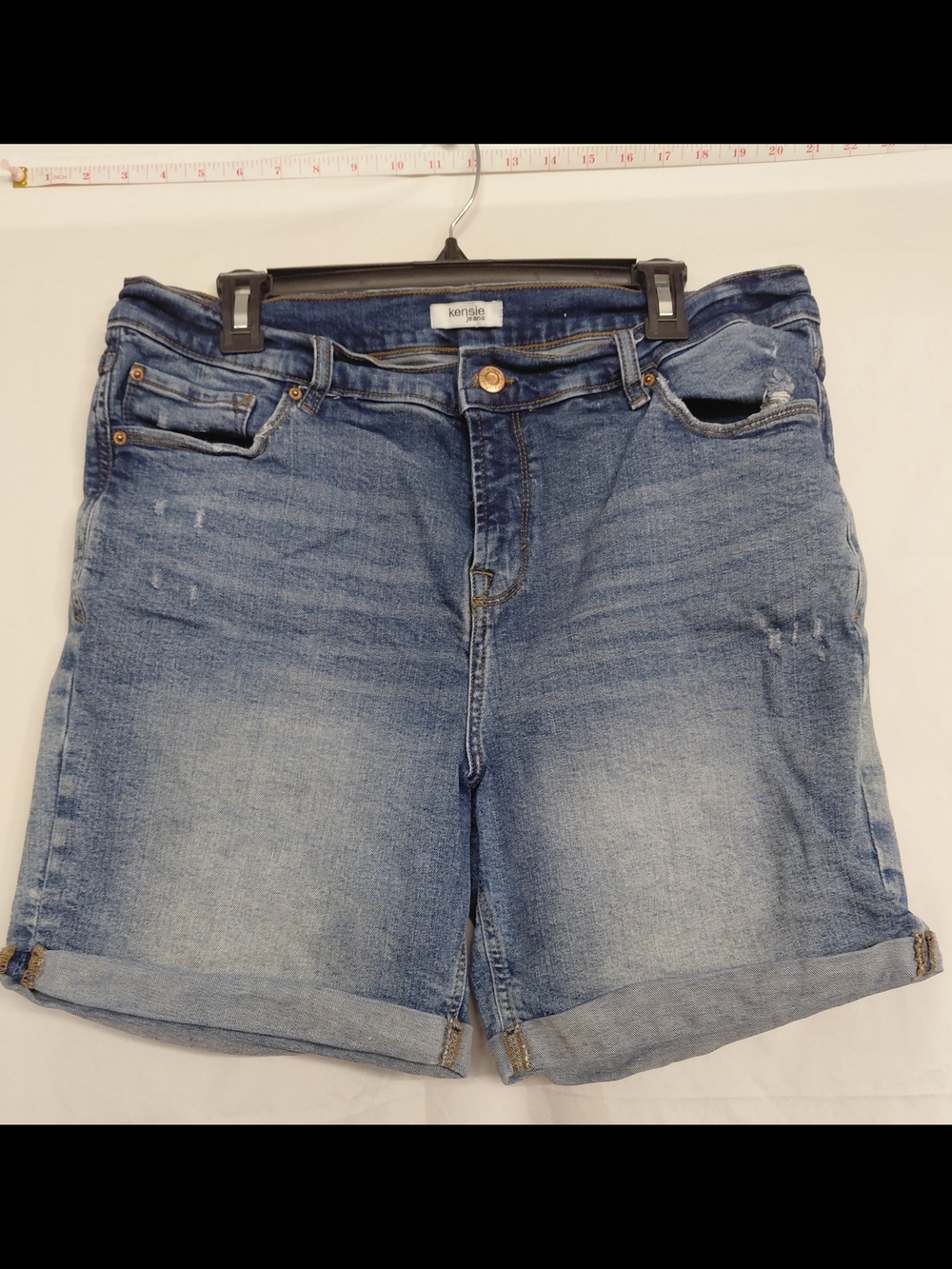 Kensie Light Blue Denim Roll-Cuff Women's Shorts SIZE 14 JORTS